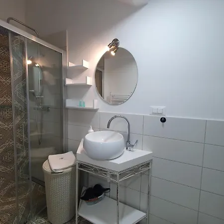 Charming Mila In Privat House With Free Parking Apartma